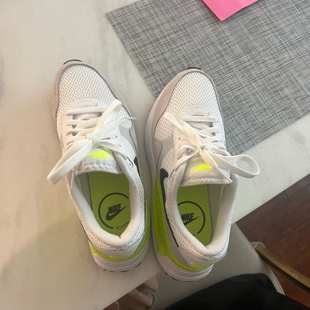 Nike women’s air max SYSTM 8.5